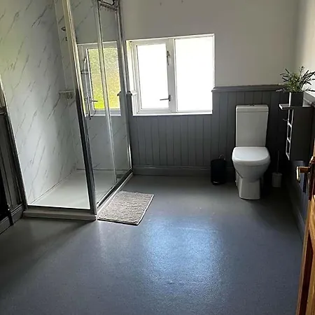 Doonan Hostel *